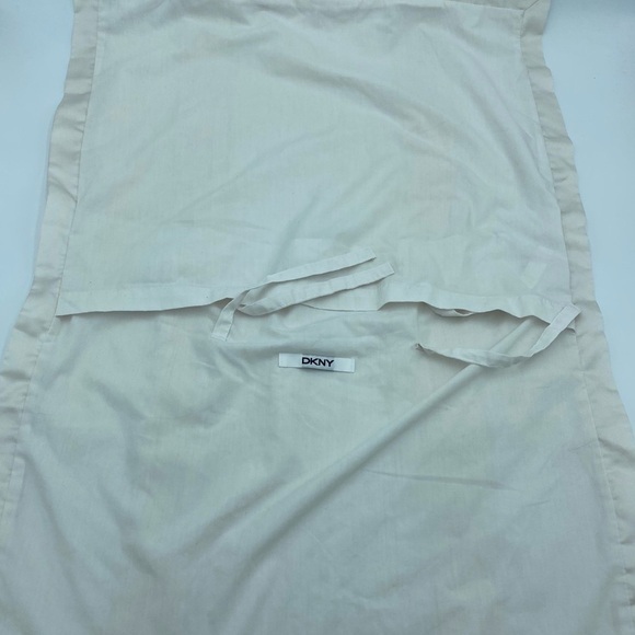 DKNY Pillow Sham Queen Cream Ribbon Detail - Picture 3 of 6